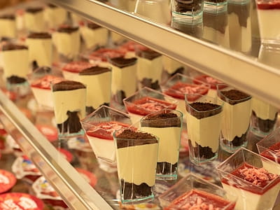 ресторан шведского типа в загородном комплексе ARDEN PALACE Medical Resort & SPA в поселке Сатанов Хмельницкой области