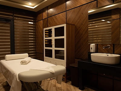 СПА-центр в загородном комплексе ARDEN PALACE Medical Resort & SPA в поселке Сатанов Хмельницкой области