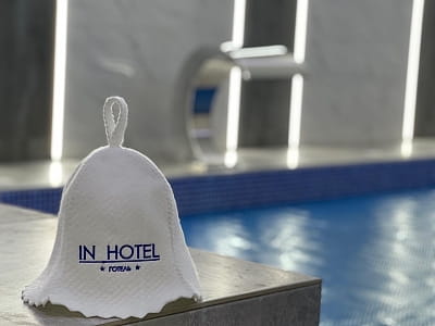 крытый бассейн в загородном комплексе IN HOTEL в городе Каменец-Подольский
