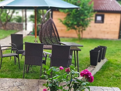 Загородный комплекс «Воллен» — это уютное место для отдыха в лесной зоне недалеко от реки Днестр, где сочетаются природная тишина, комфорт и уединение. 