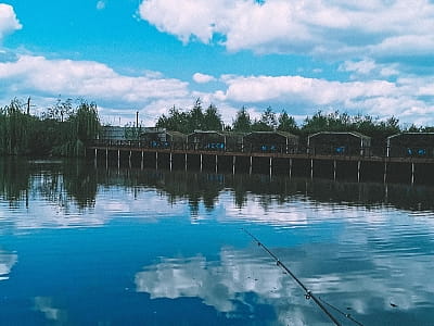 озеро для рыбалки в загородном комплексе АТК «Дача», расположенном в 7 км от Хмельницкого по Винницкой трассе
