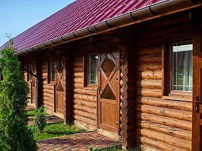 детский лабиринт в загородном комплексе «Райский дворик» в селе Погребы под Киевом