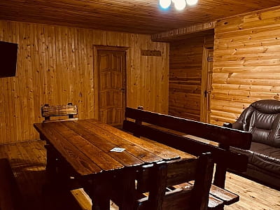 зона отдыха с большой дровяной баней (до 14 человек) в загородном комплексе «Райский дворик» в селе Погребы под Киевом