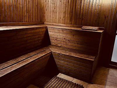 Большая дровяная баня (до 14 человек) в загородном комплексе «Райский дворик» в селе Погребы под Киевом