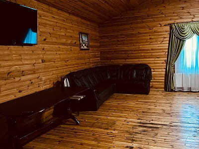зона отдыха с большой дровяной баней (до 14 человек) в загородном комплексе «Райский дворик» в селе Погребы под Киевом