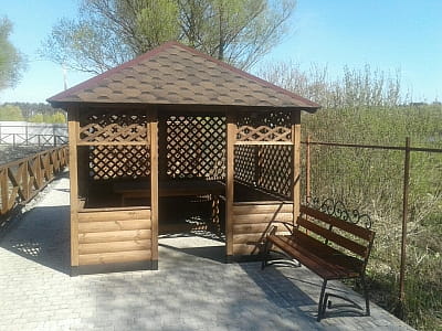 беседки в загородном комплексе «Зеленая усадьба» в селе Давыдковцы недалеко от города Хмельницкий