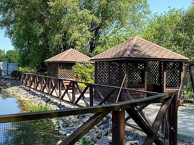 беседки в загородном комплексе «Зеленая усадьба» в селе Давыдковцы недалеко от города Хмельницкий