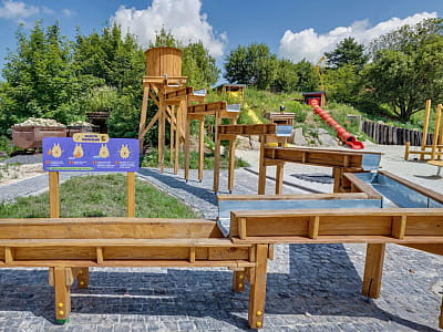Аттракцион «Золотая шахта» в парке УРУРУ недалеко от Львова