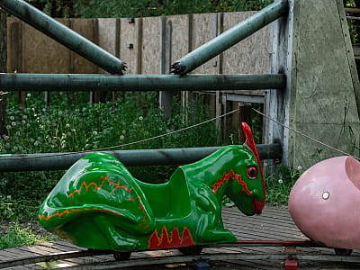 Динопоезд в парке DINO PARK в Киевском Гидропарке