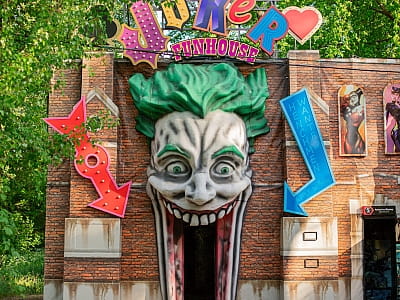 Квест-комната Joker Fun House в парке DINO PARK в Киевском Гидропарке