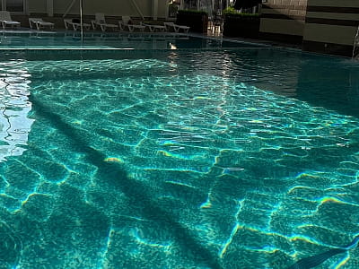 большой крытый бассейн в загородном комплексе Gr-Club Resort в Житомире