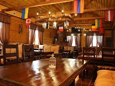 Ресторан «Золотое Руно» в загородном комплексе Gr-Club Resort в Житомире