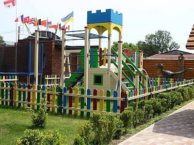 детская площадка в загородном комплексе Gr-Club Resort в Житомире
