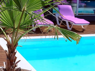 открытый бассейн в пляжном комплексе с бассейнами Sungrilla Secret Beach в Киеве