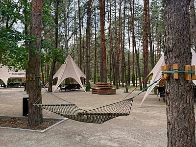 WOOD HILLS — современный парк активного отдыха недалеко от Киева, расположенный в Вышгородском районе среди живописного соснового леса.