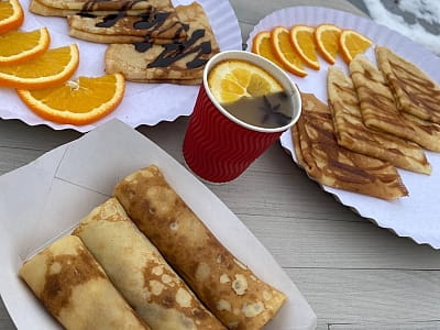 беседки для отдыха, уютные полянки, ресторанные зоны, пиццерия на дровах и фудкорт в парке активного отдыха WOOD HILLS недалеко от Киева