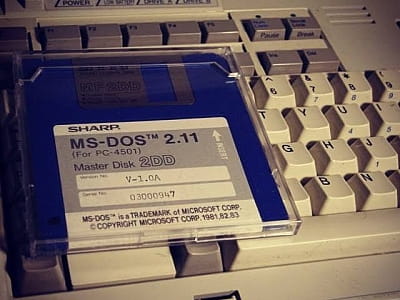 Экспозиция в Software & Computer Museum в Харькове рассказывает об истории компьютеров и программного обеспечения. Ретро-ПК, консоли, гаджеты и робот Jibo.