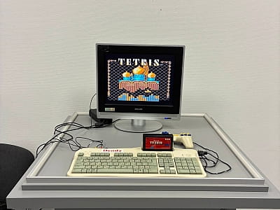 Экспозиция в Software & Computer Museum в Харькове рассказывает об истории компьютеров и программного обеспечения. Ретро-ПК, консоли, гаджеты и робот Jibo.