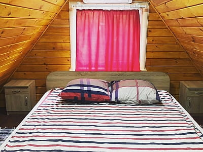 Деревянные домики в загородном комплексе «Zanzibar.Rivne» в селе Корчин Ровенской области