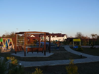детская площадка в загородном развлекательно-рекреационном комплексе Boremel Hills в селе Боремель Ровенской области, недалеко от Хринницкого водохранилища.