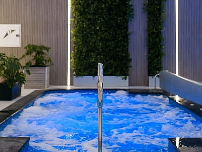 джакузи в SPA-центре в загородном развлекательно-рекреационном комплексе Boremel Hills в селе Боремель Ровенской области, недалеко от Хринницкого водохранилища.