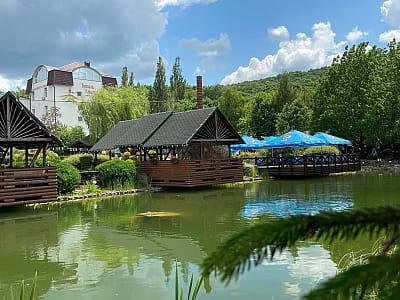 озеро в загородном комплексе «Панорама» на окраине Кременца