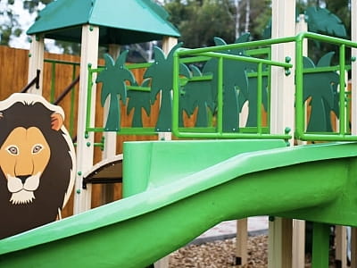 детская площадка в комплексе семейного отдыха «Rotonda Lutsk» в Центральном парке культуры и отдыха имени Леси Украинки в Луцке