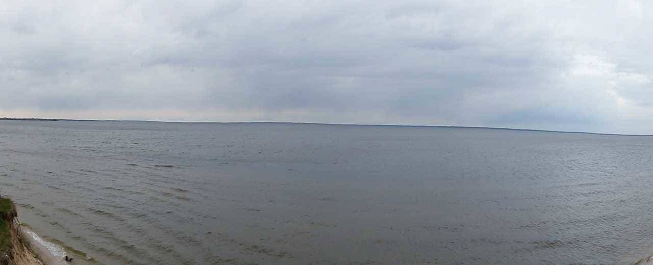 Место с видом на море. Киевское море. Вид на Киевское водохранилище