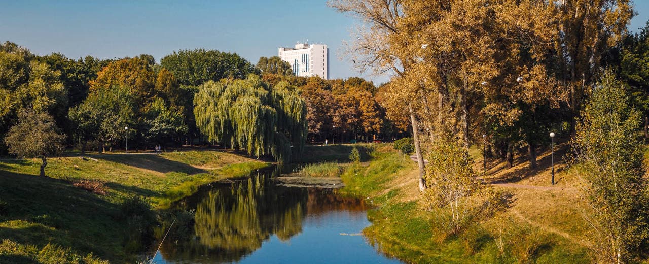 Парк Отрадный - городской парк который находиться в Соломенском районе города Киев. Построенный к открытию жилого массива Отрадный в 1971 году.