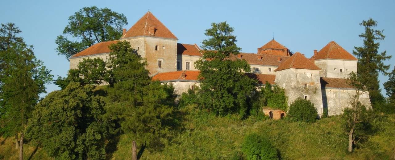 Интересное место для отдыха Свиржский замок