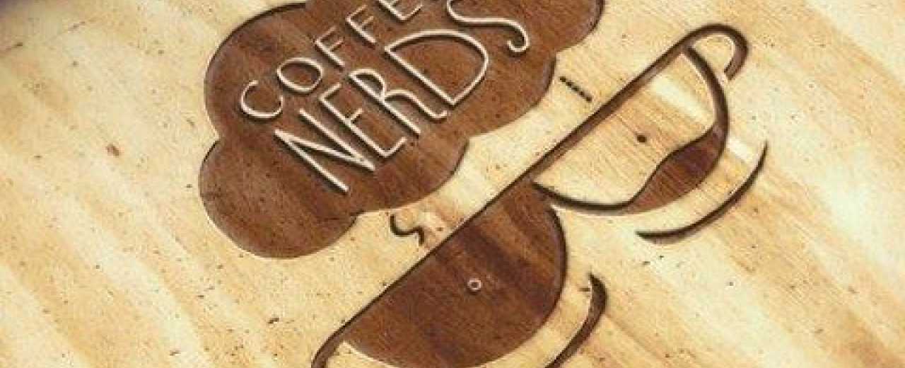 Небольшое и уютное кафе Coffee Nerds, где все направлено на то, чтобы предоставить гостям настоящий кофе из зерен арабики и рабусты. Аромат, крепость и качество получаемого напитка приятно порадуют.