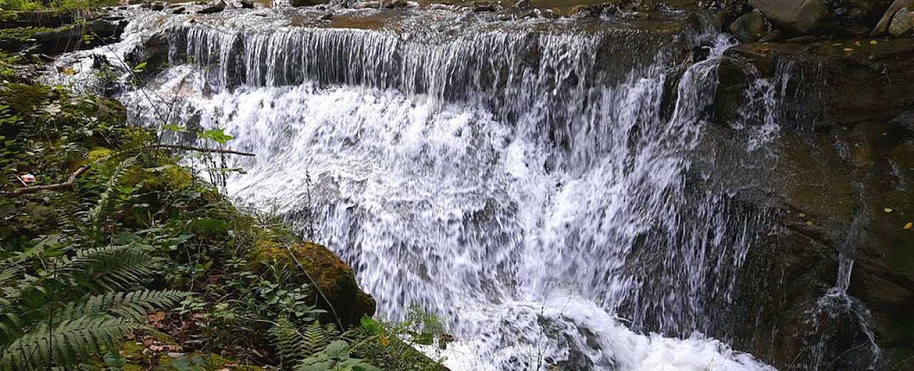 Водопад Ковдер из каскада "Буковинских водопадов"