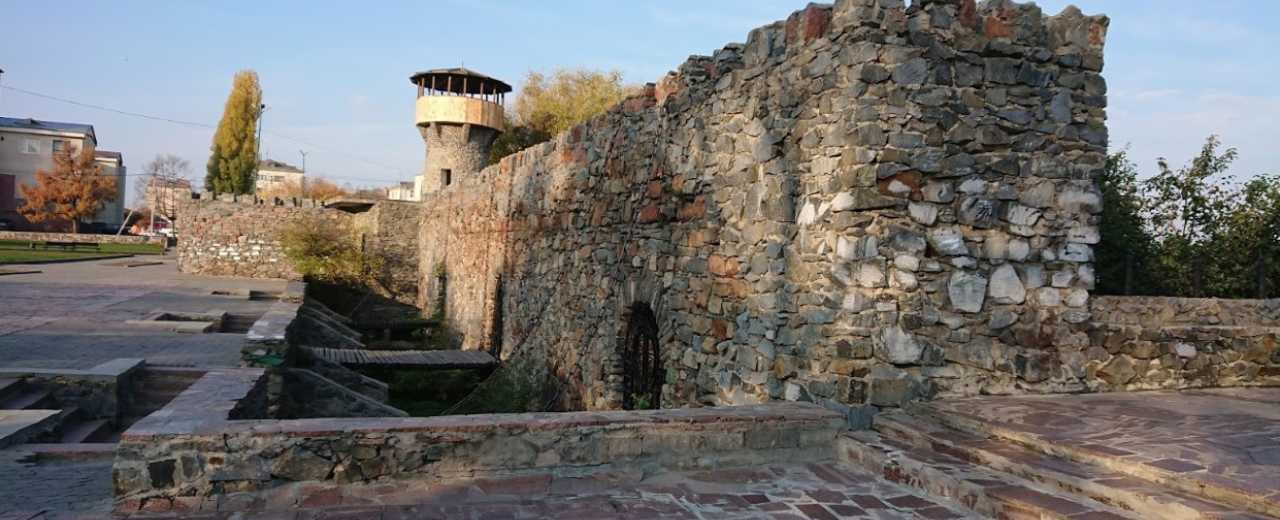 Руины крепости Звягель в городе Новоград-Волынский.