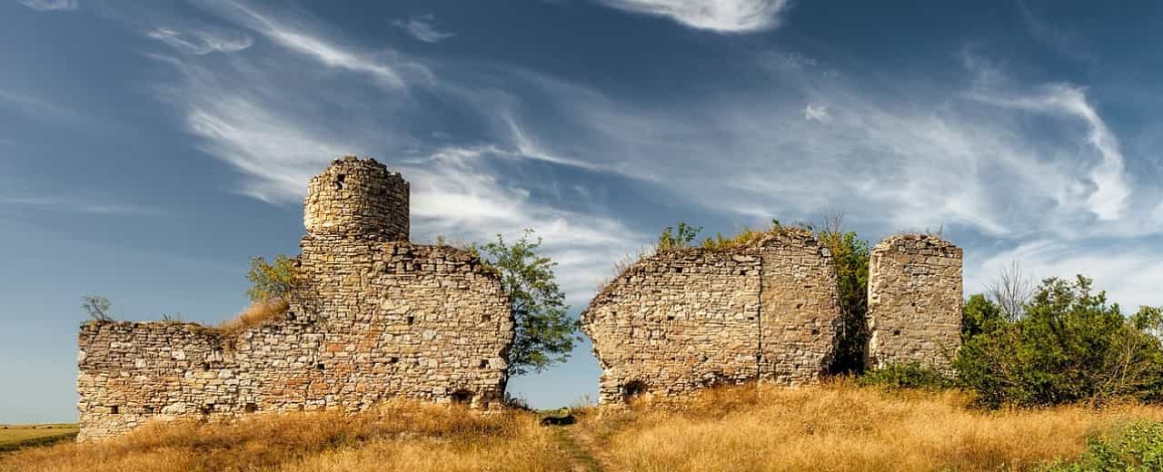 Чернокозинский замок - один из древнейших замков на Подолье