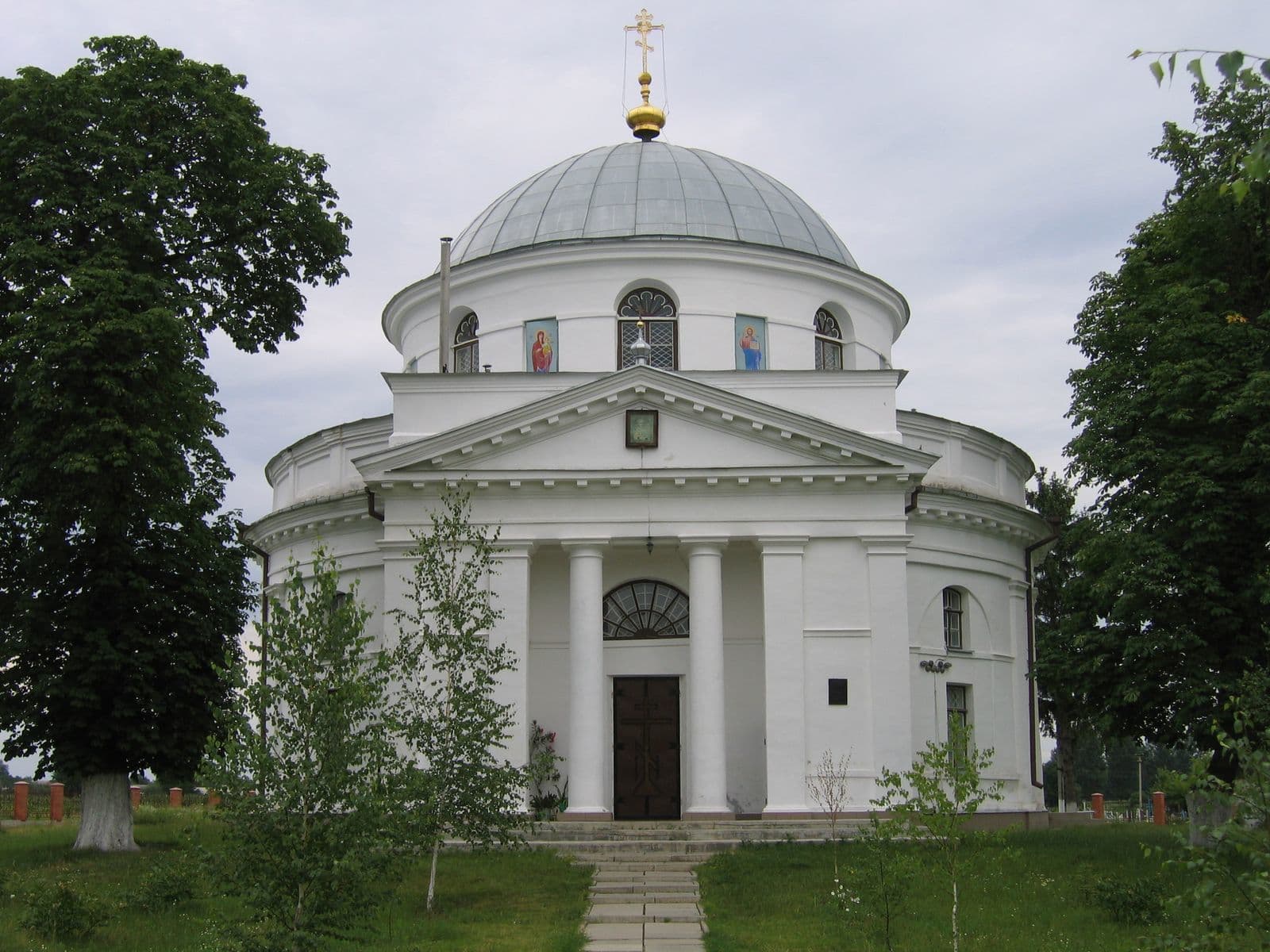 Николаевская церковь. Николаевская Церковь в Диканьке. Полтава село Диканька. Село Диканька Гоголь Церковь. Никольская Церковь в Диканьке.