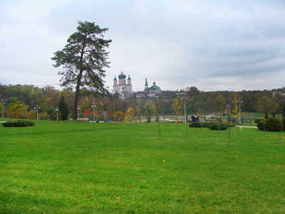 Монастырь и парк в киеве