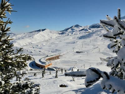 Шахдаг это горнолыжный комплекс на азербайджанском Кавказе.