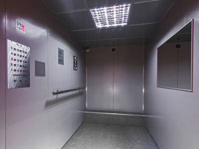 Лайт квест-комната, игра в жанре выберись из закрытого посещения - «Лифт» от Взаперти на Саксаганского, 45 в Киеве