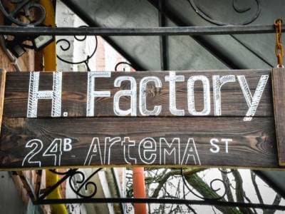 Хостел Factory на Сечевых Стрельцов 24 Б (старое название ул. Артема 24 Б)