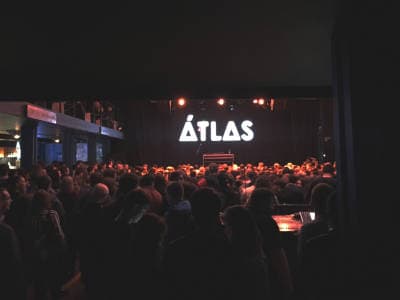 Именно в концертном клубе Atlas вы можете встретиться со своими любимыми исполнителями. Клуб ATLAS (Атлас) на улице Сечевых стрельцов (старое название - улица Артема), 37-41 в Киеве, в 17 минутах ходьбы от метро Лукьяновская.