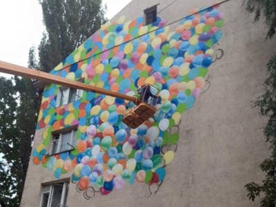 "Летающий слон" мурал на улице академика Туполева, 7Б в Киеве.