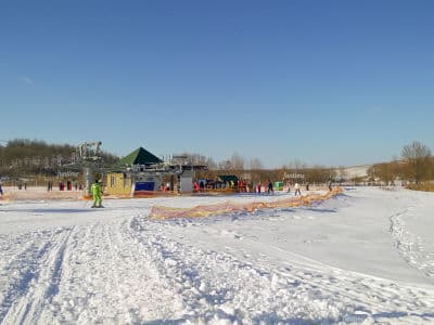 Водяники - это большой спортивный-горнолыжный комплекс в Черкасской области. Покатать на лыжах, сноуборде недалеко от Киева.