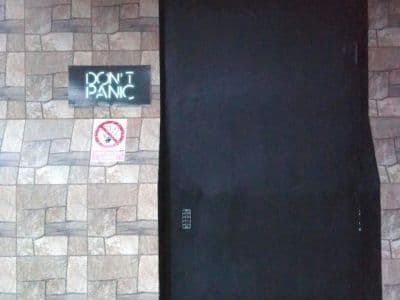 DON'T PANIC (без паники) - квест пространство в Киеве на Панаса Мирного (Печерск)