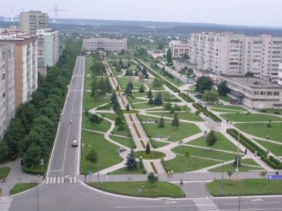 Город Нетешин находится в Хмельницкой области. До него можно доехать рейсовым автобусом или маршруткой. Также можно добраться на поезде Киев-Ковель до станции Кривин, а оттуда – на прямой маршрутке до города.