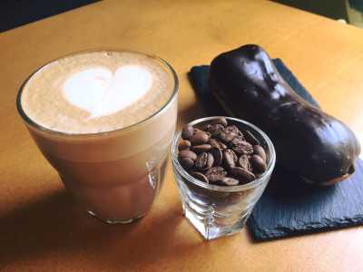  В кафе Pick CUP можно порадовать себя шикарным прохладительными напитками, в том числе авторским кофе