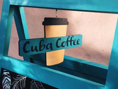  CUBA coffee – прекрасное место, где выпить вкусного кофе в Киеве действительно реально. Вам предложат отведать фирменный эспрессо, крепкий американо, изумительный латте, макиато или капучино.
