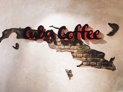  Находится кофейня CUBA coffee по улице Большая Васильковская 36. 