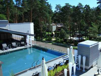 Grand Admiral Resort & SPA порадует гостей многочисленными открытыми бассейнами, теннисными площадками, всевозможными предложениями развлекательного характера для взрослых и детей.