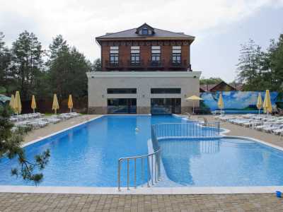 25 метровый бассейн в загородном комплексе «Sobi Club» возле Вышгорода.