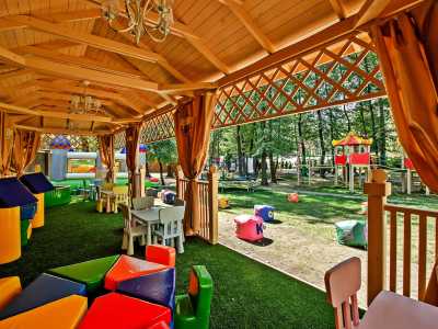 Детский клуб в загородном комплексе «Три Мушкетера» под Киевом